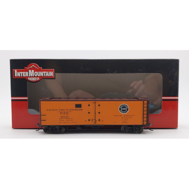 InterMountain 45509-43 HO Scale PFE R-40-20 Refrigerator Car #46215 EX/Box
