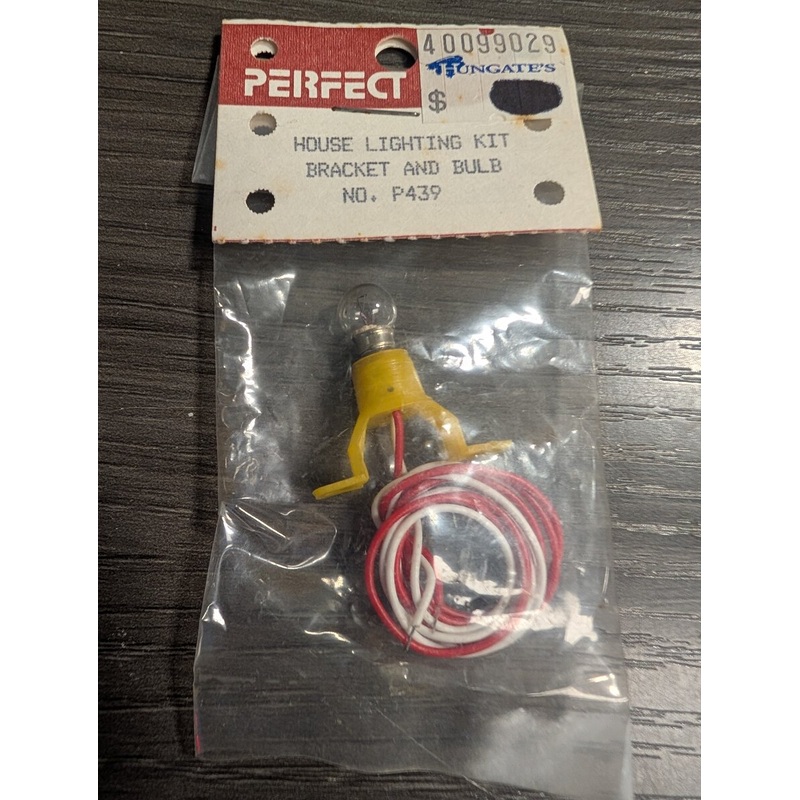 Perfect Parts P439 House Lighting Bracket and Bulb