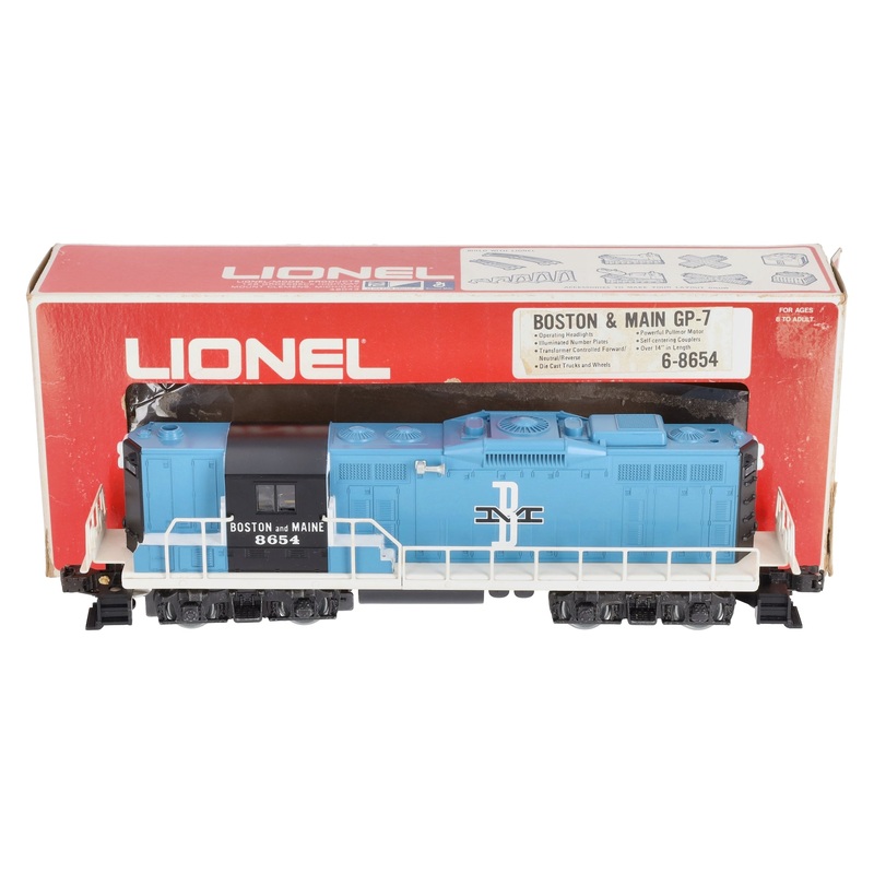 Lionel 6-8654 O Gauge Boston & Maine GP-9 Powered Diesel Locomotive #8654 LN/Box