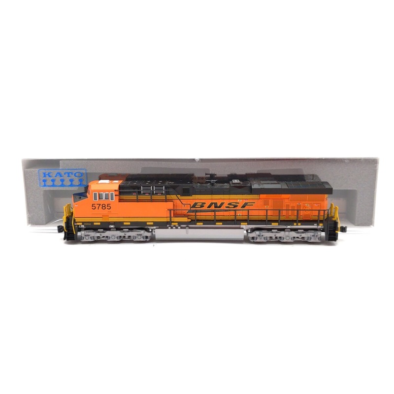 Kato 176-8925 N BNSF GEVO Swoosh GE ES44AC Diesel Locomotive #5785 LN/Box