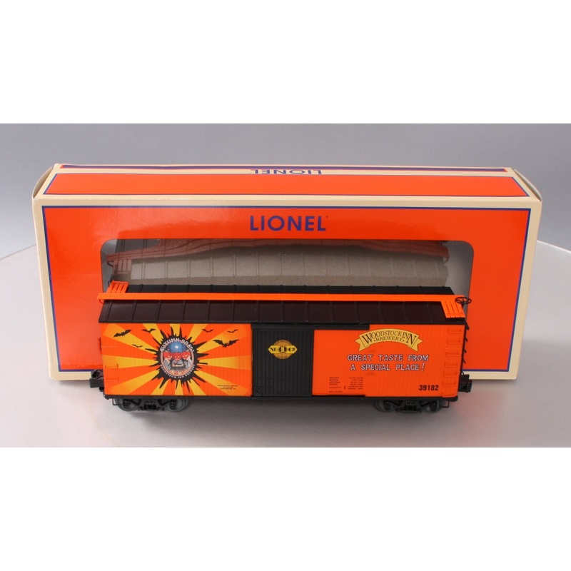Lionel 48-1801050 O Gauge LOTS 2018 Woodstock Brewing Boxcar LN/Box