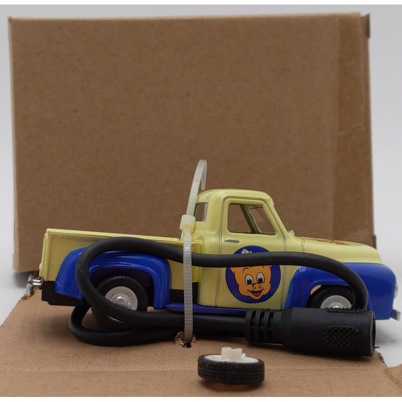 Menards 279-4619 O Lighted 1953 Piggly Wiggly Ford Truck VG/Box