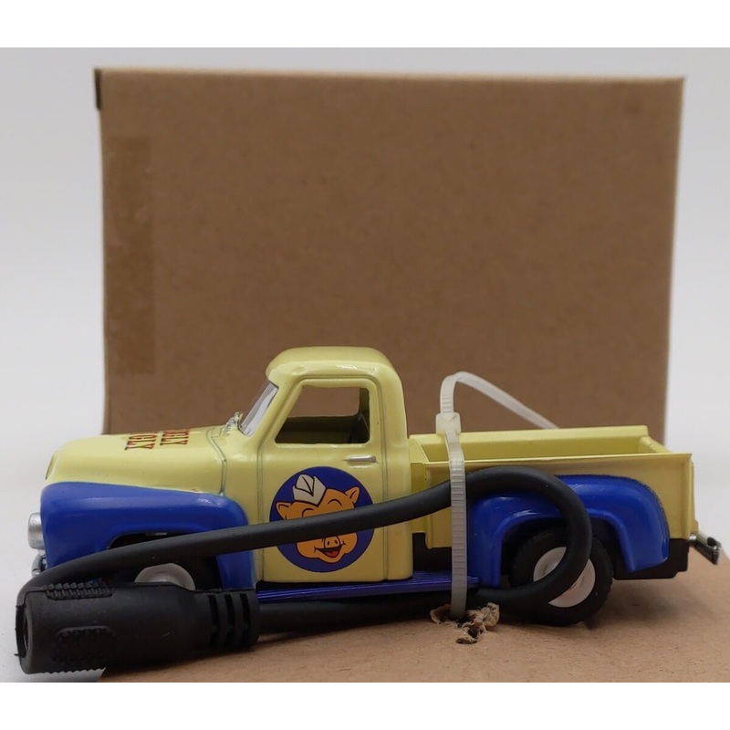 Menards 279-4619 O Lighted 1953 Piggly Wiggly Ford Truck EX/Box