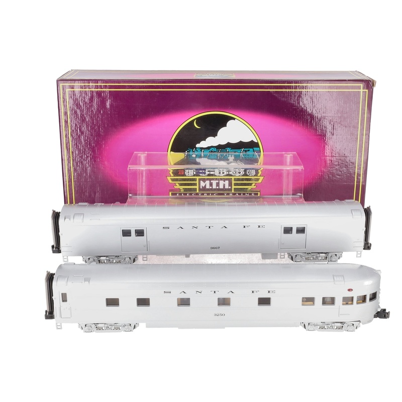 MTH 20-65079 O Gauge Santa Fe 70′ Streamlined Passenger Cars (Set of 2) NEW