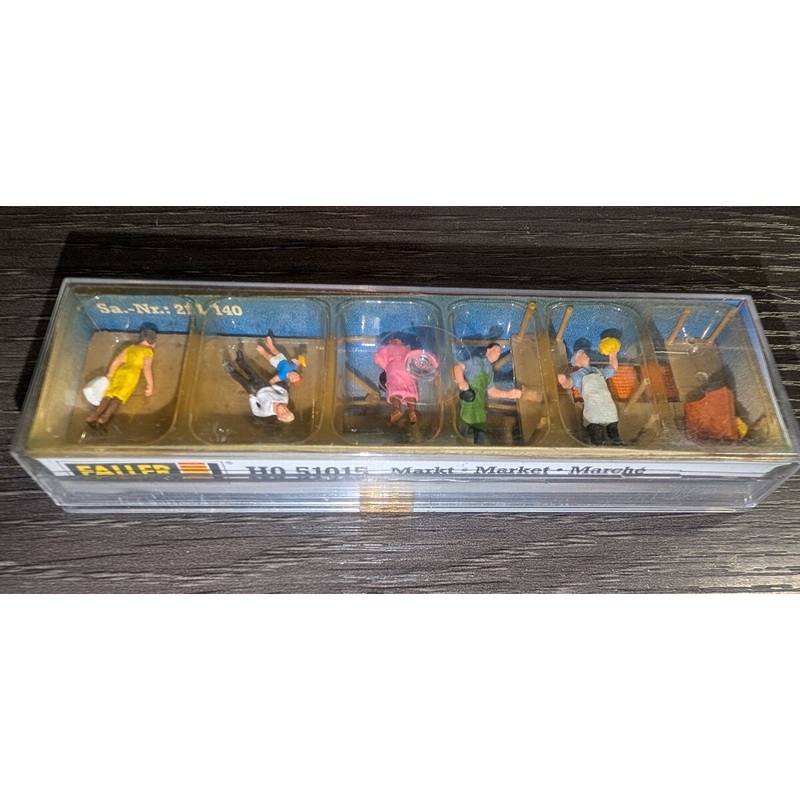 Faller 51015 HO Scale Local Market Shopper & Workers Figure Set