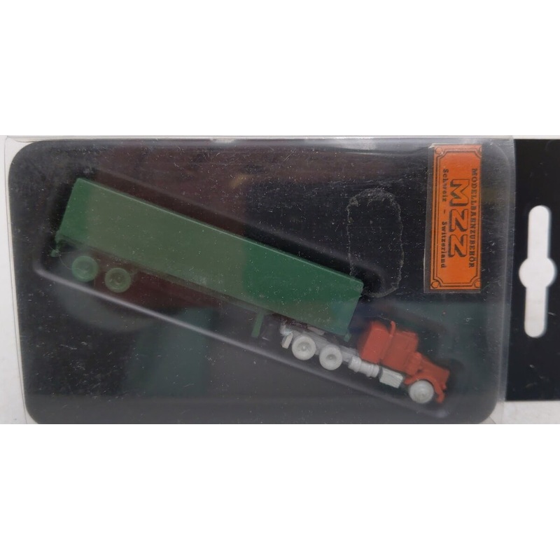 MZZ 3121 Z Scale 1:220 Tan / Green Metal Peterbilt Truck & Trailer
