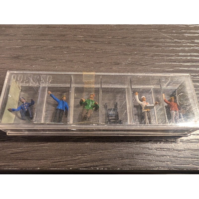 Presier 14 HO Scale Various Workers w/Dolly