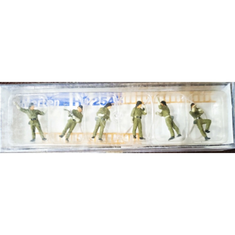 Merten 2545 HO Scale German Firemen w/Ladder (Set of 6)