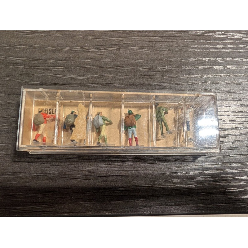 Preiser 191 HO Hiking Figure Set (Pack of 6)