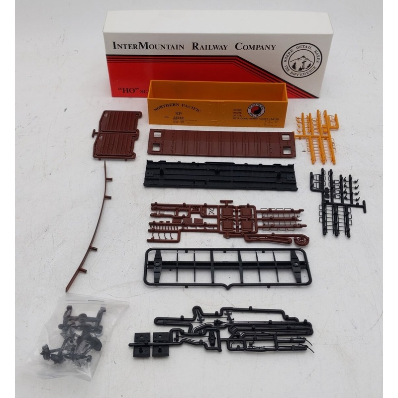 InterMountain 40502-12 Northern Pacific R-40-23 Steel Reefer Kit #91249 EX/Box