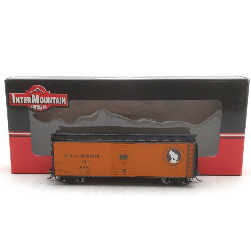 InterMountain 46051-07 HO Scale Great Northern Plywood  Panel Box Car #10047 LN/Box