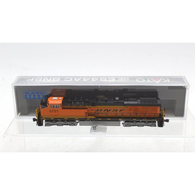 Kato 176-8924 N BNSF GEVO Swoosh ES44AC Diesel Locomotive #5751 LN/Box