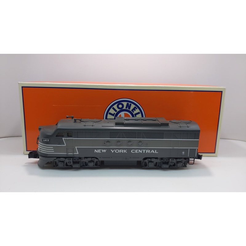 Lionel 6-38242 New York Central FT Diesel Locomotive #1913 EX/Box