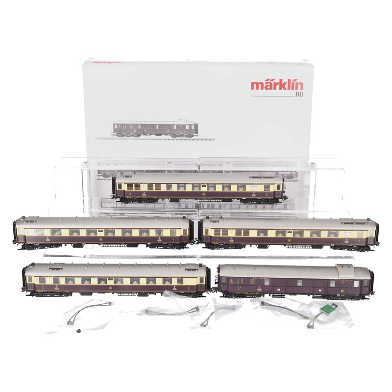 Marklin 41928 HO Scale Express Train Passenger 5-Car Set EX/Box