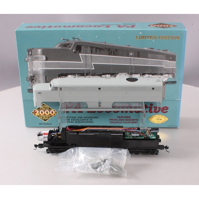 Proto 2000 21650 HO Scale Undecorated PA Diesel Locomotive w/Mars Light NIB