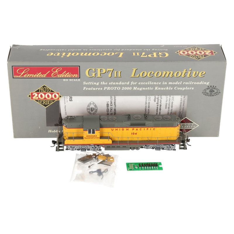 Walthers 920-40476 HO Scale Union Pacific GP7II Diesel Locomotive #104 w/DCC LN/Box