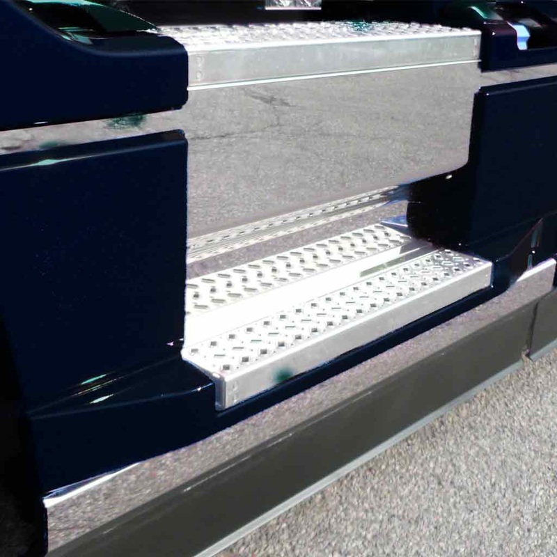 TM-1610 MACK ANTHEM Upper Chassis Fairing Trim Kit (2018+)  Step Cover