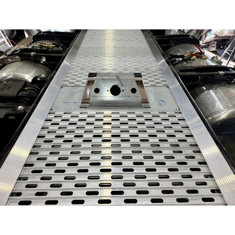 #15413 Inline deck plate Stainless box (For Merritt deck plate systems)