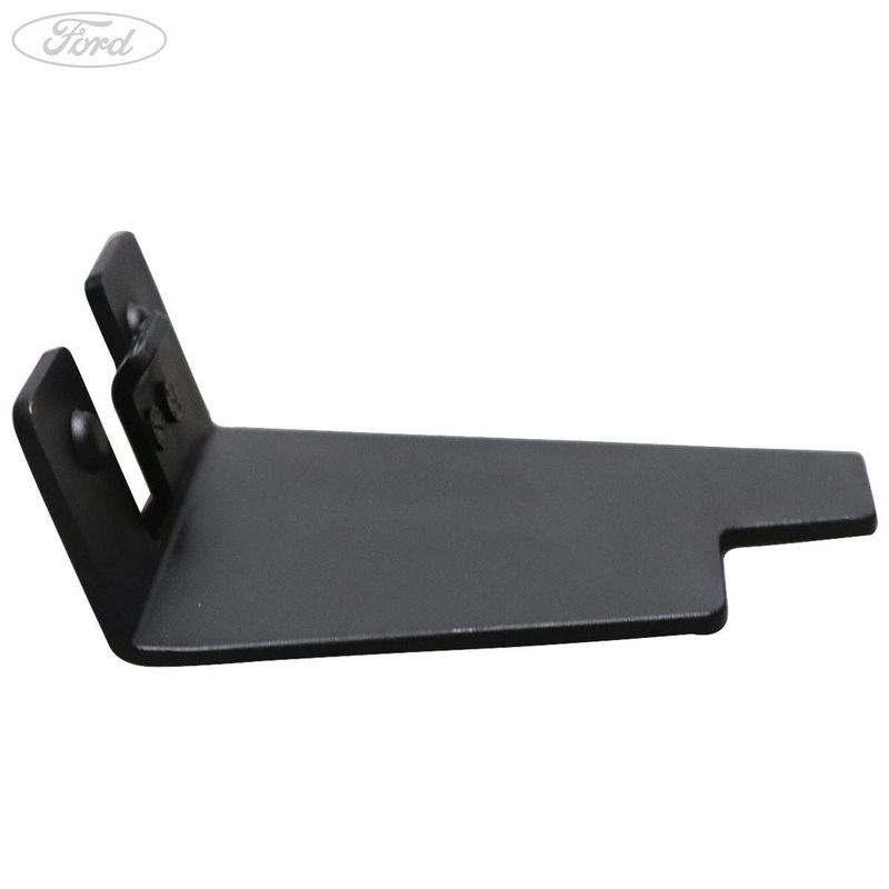 REAR LAMP CLOSING PANEL