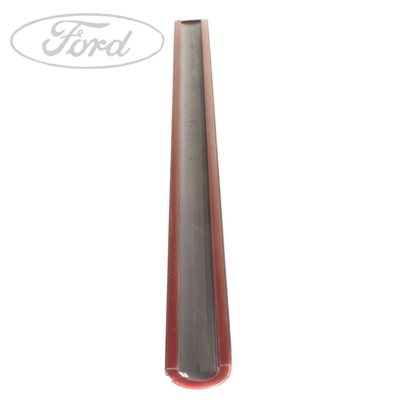 FRONT BODY PANEL MOULDING