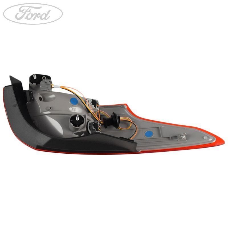 FOCUS MK3 DRIVER SIDE REAR OUTER LIGHT LAMP UNIT 4 DOOR SALOON 14-