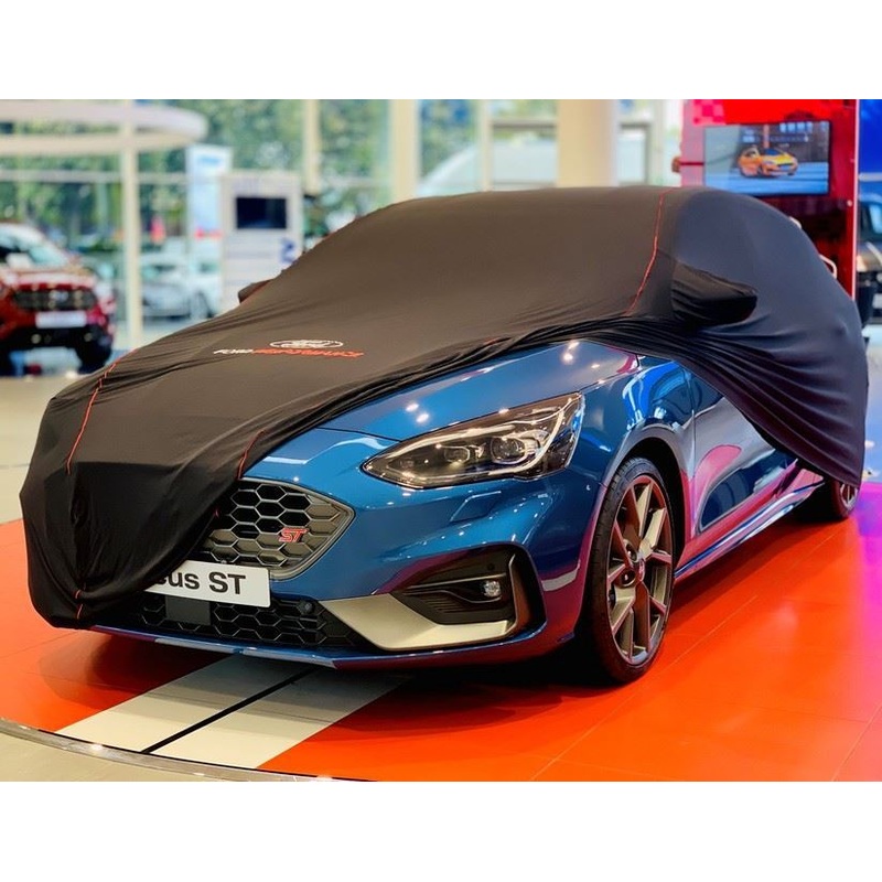 FOCUS PREMIUM PROTECTIVE COVER BLACK WITH RED LINER AND FORD PERFORMANCE LOGO