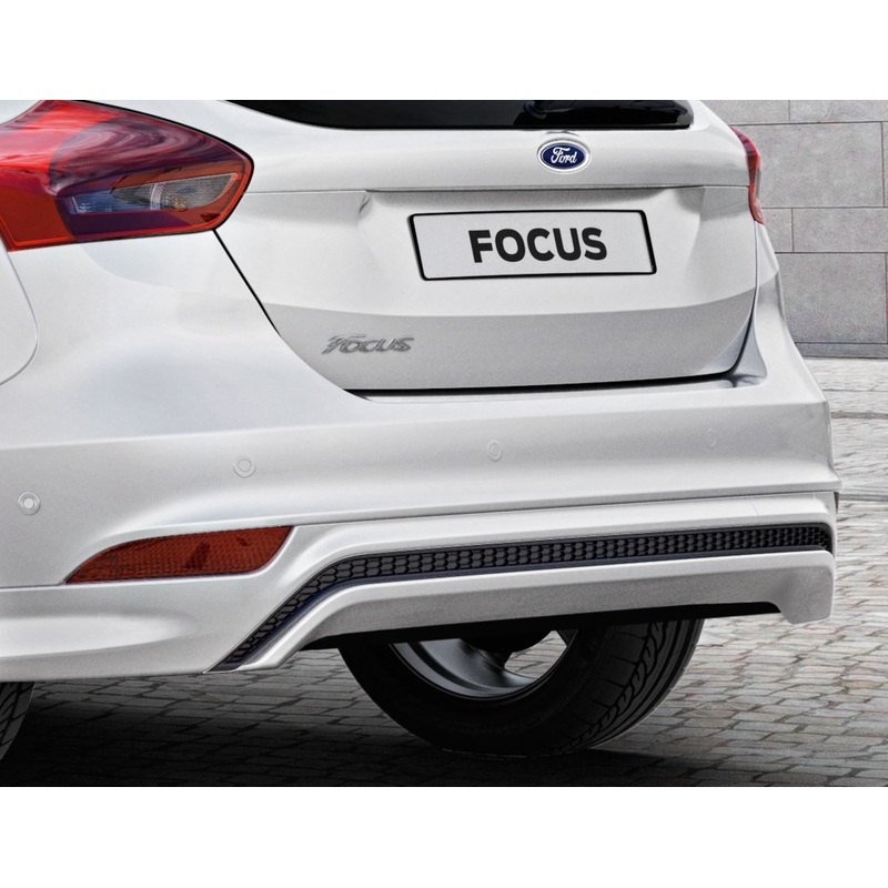 FOCUS REAR BUMPER SKIRT WITH HIGH GLOSS BLACK DIFFUSER INSERT