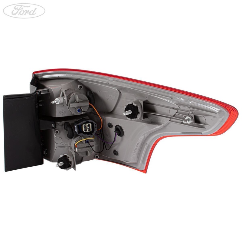 FOCUS ESTATE MK3 REAR PASSENGER SIDE LEFT LIGHT TAIL LAMP CLUSTER