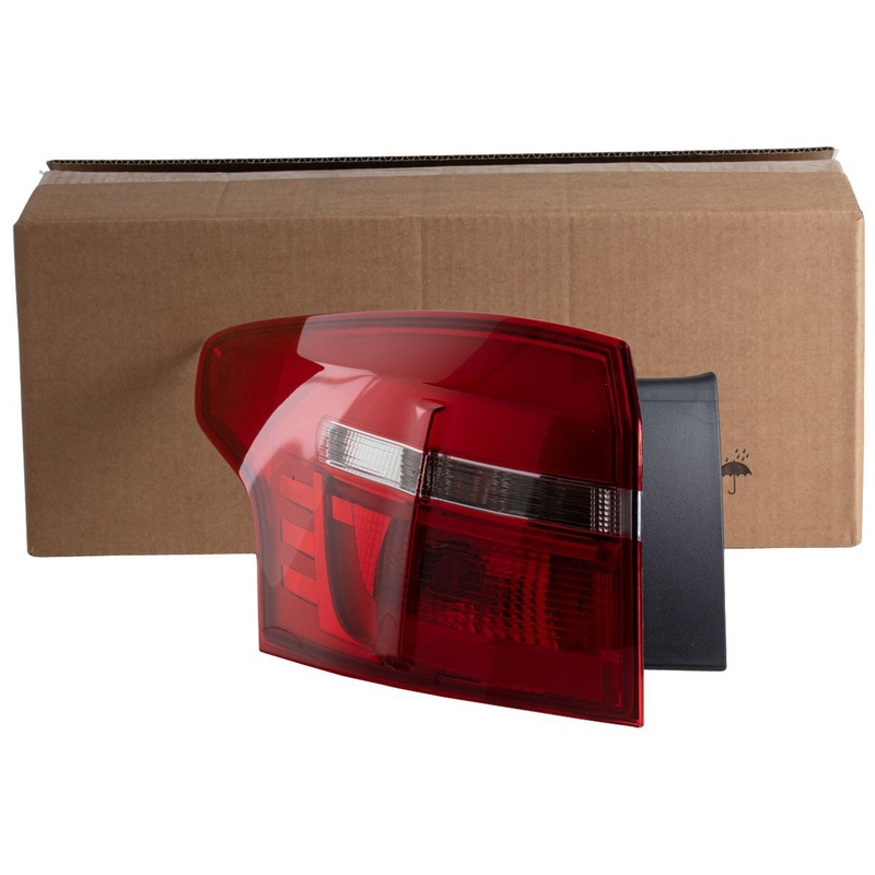 FOCUS N/S REAR OUTER LIGHT LAMP UNIT LED 10/2014-