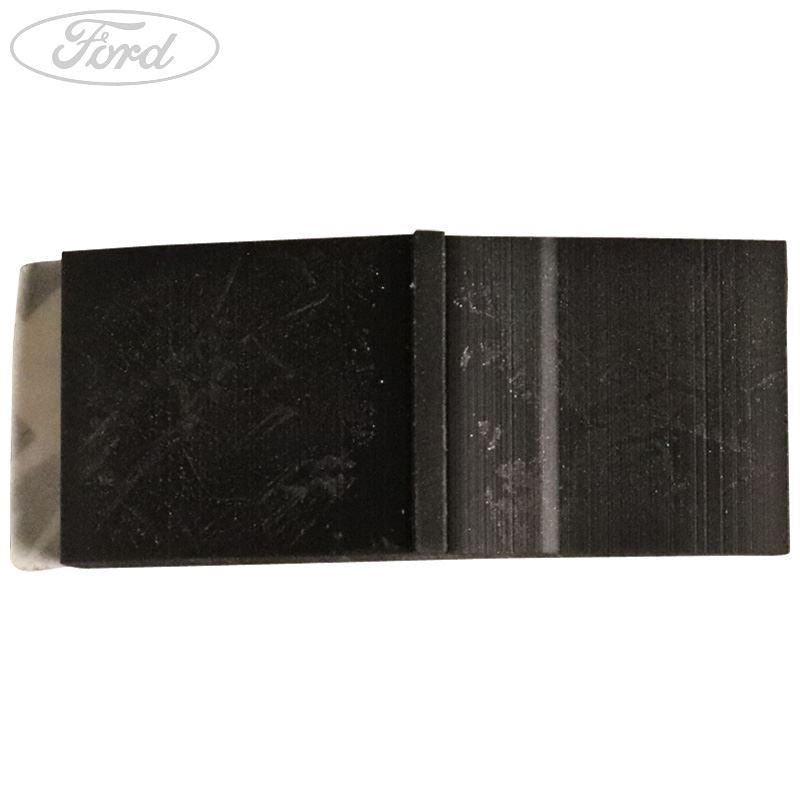 REAR WINDOW GLASS OPENING SPACER