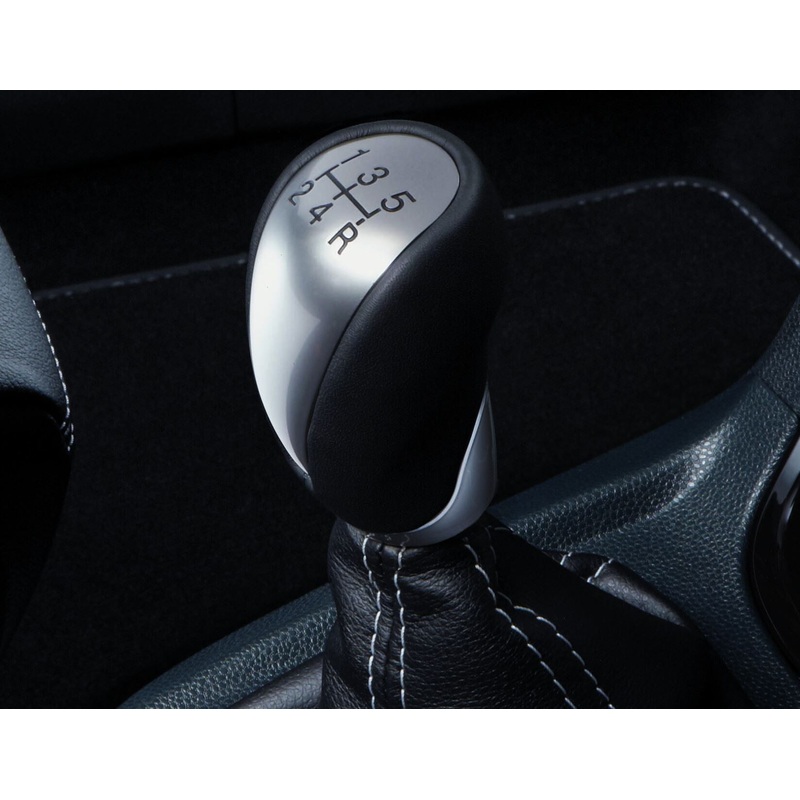 FIESTA GEAR LEVER KNOB WITH FITTING  11/2012