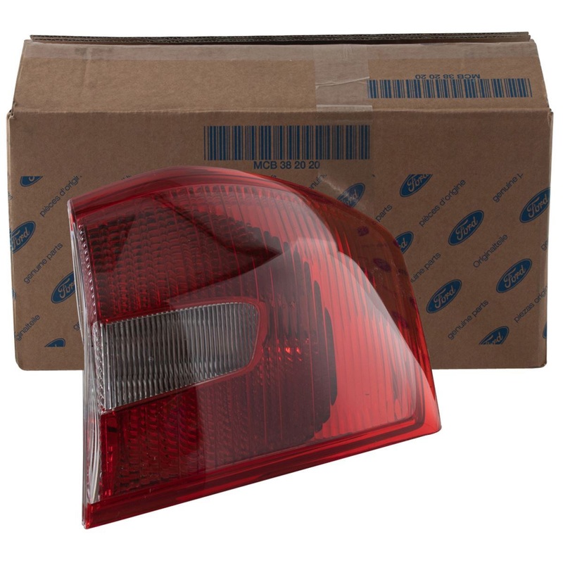 KUGA OUTER RIGHT REAR O/S TAIL LIGHT LAMP CLUSTER